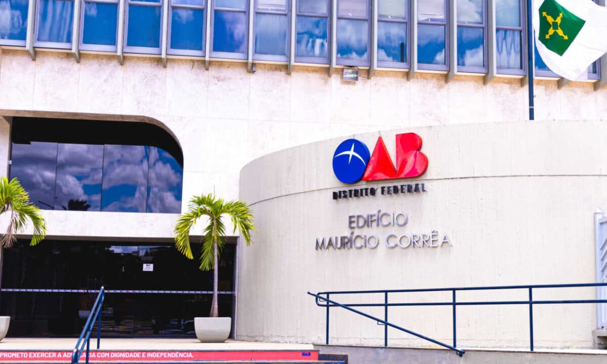 Fachada de um prédio da OAB