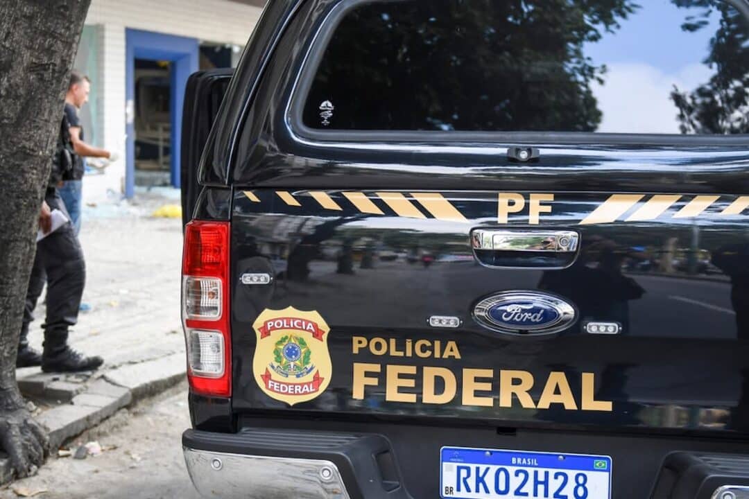 Imagem de uma viatura da Polícia Federal. pf concurso