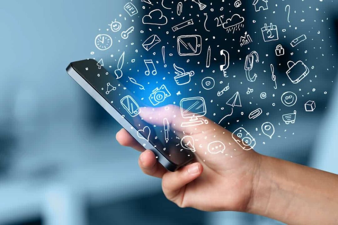 Imagem simulando apps de streaming no celular governo