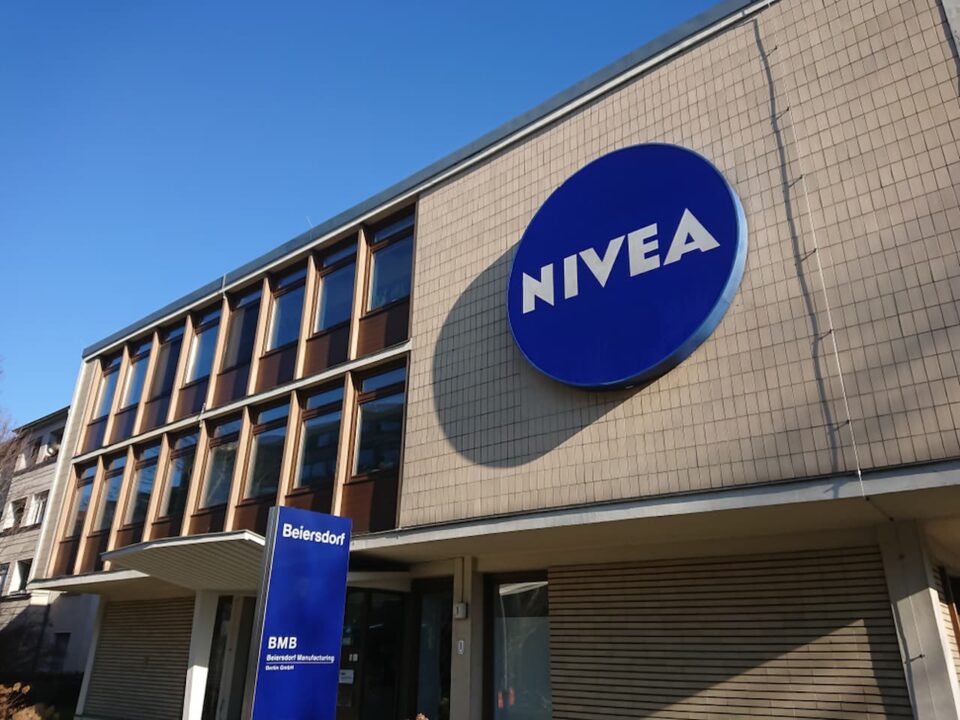 Fachada de um escritório da Nivea