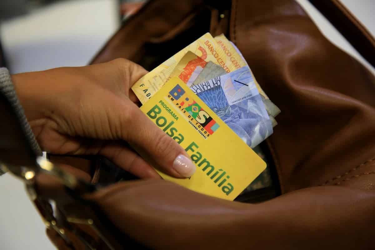 Novo pagamento já tem data para cair na conta de beneficiários do Bolsa Família; saiba quando receber