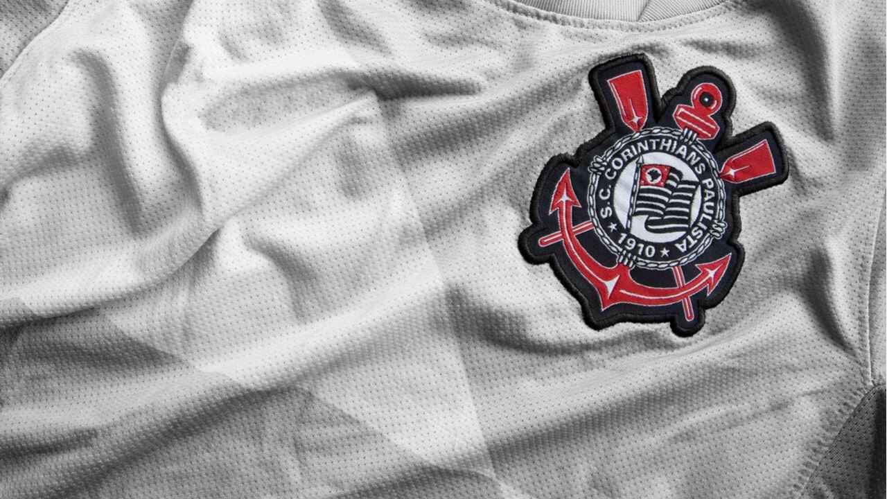 Corinthians enfrenta atraso nos salários e corre para regularizar pagamentos