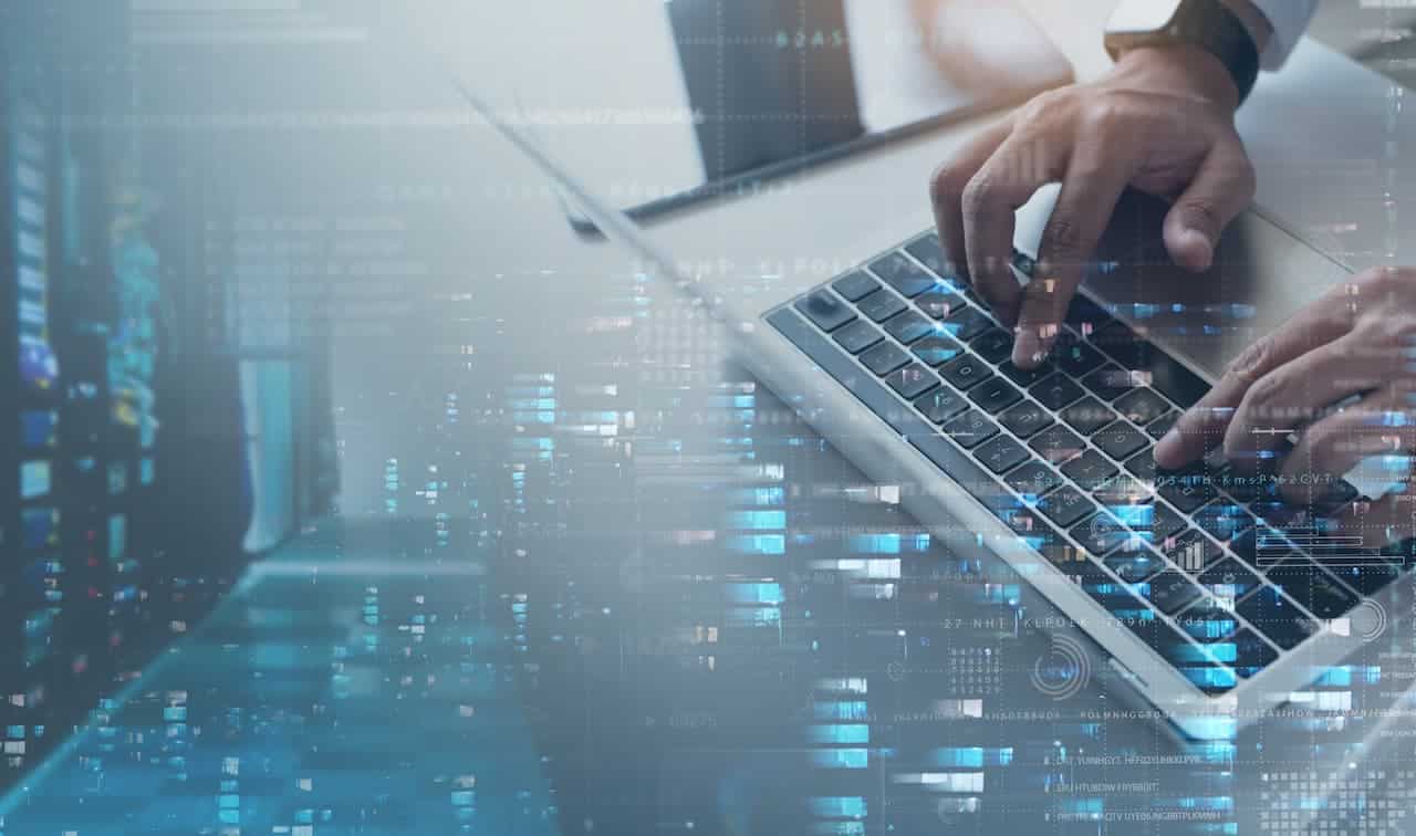 Carreira em tecnologia na era da IA: programar ainda é essencial?