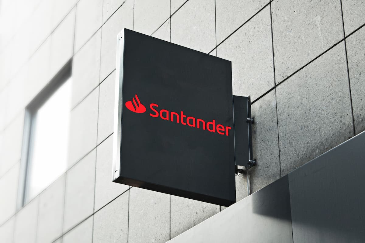 Santander surpreende clientes com campanha para fãs de série da HBO