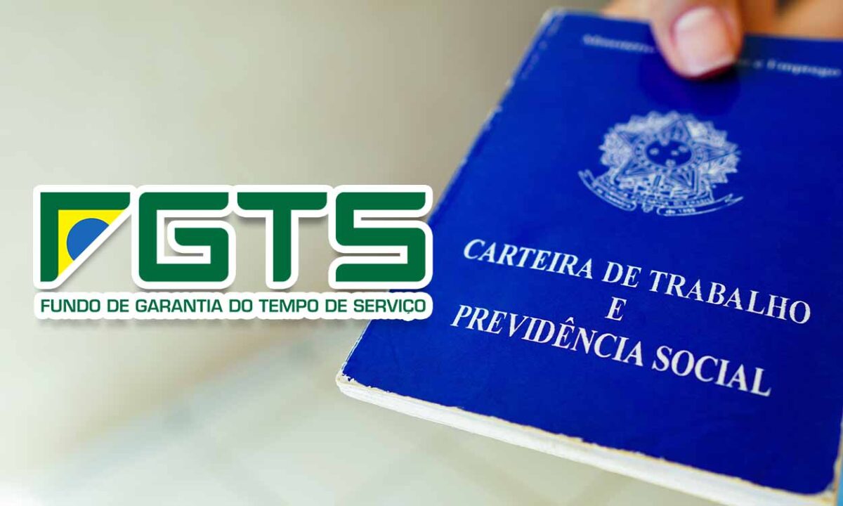 Mão segurando uma carteira de trabalho e do lado esquerdo a palavra FGTS em verde e amarelo