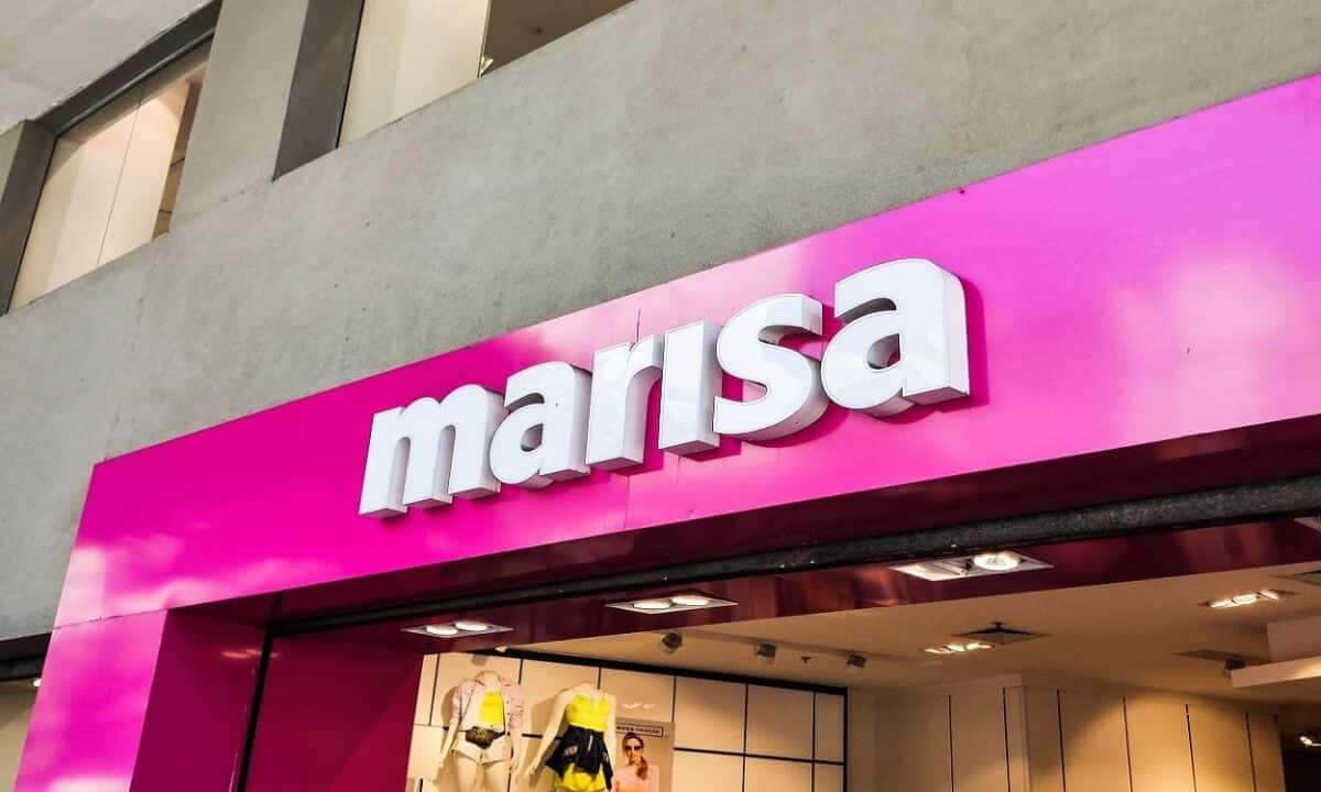 Fachada de uma loja Marisa