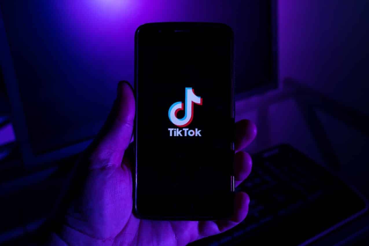 Nova era no TikTok: marcas poderão criar conteúdo estilo influencer com inteligência artificial