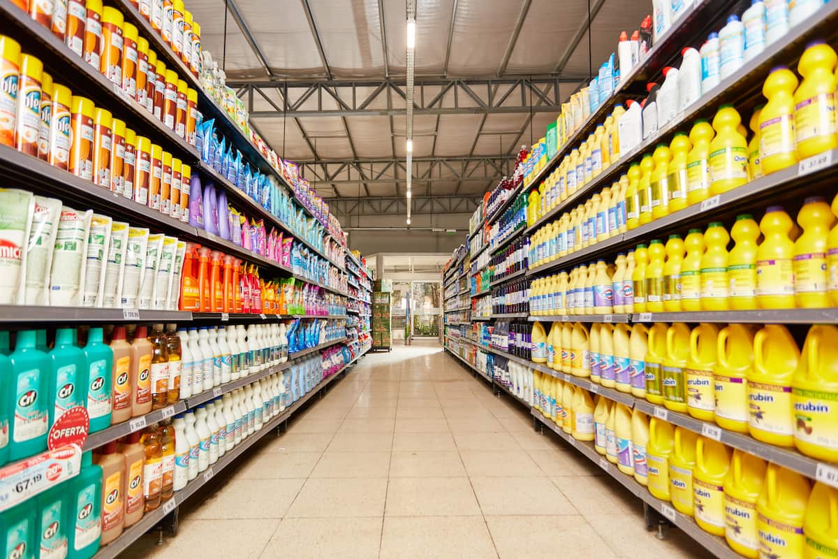 Grupo fraudava validade de alimentos; veja como eram feitos os ajustes