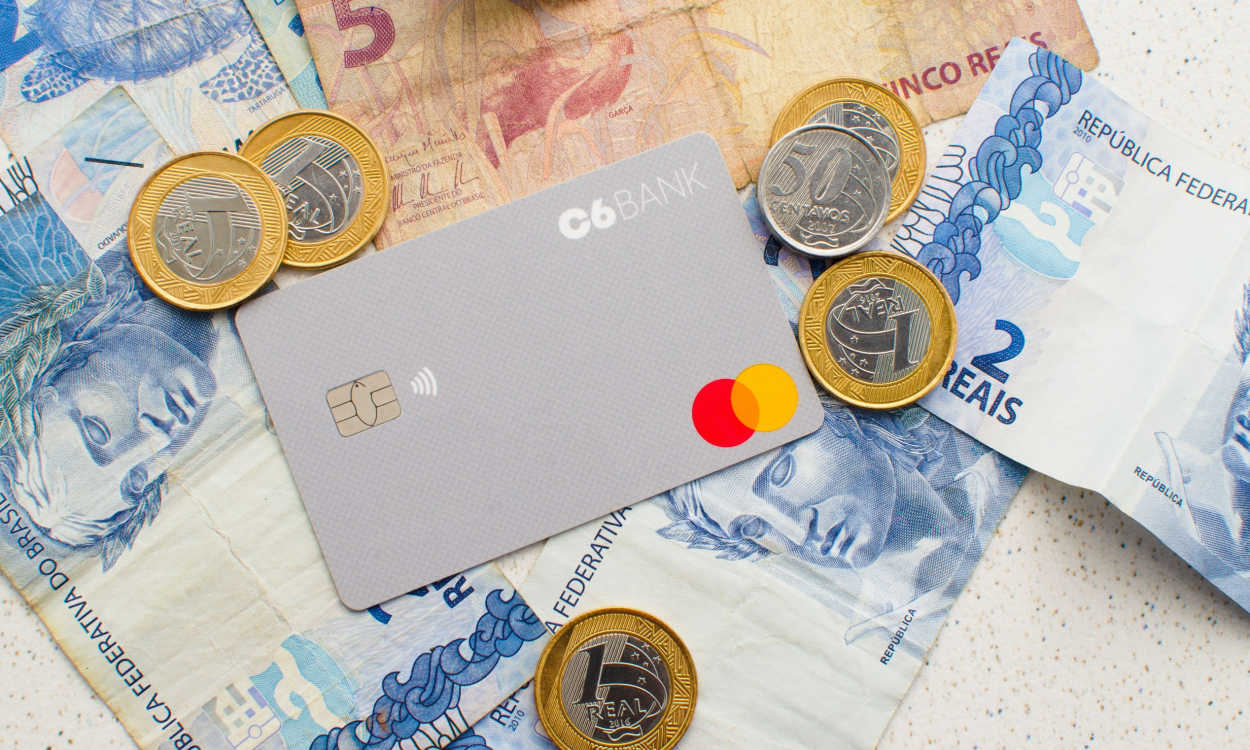 Novos clientes do C6 Bank estão sendo pegos de surpresa com taxa para emissão do cartão