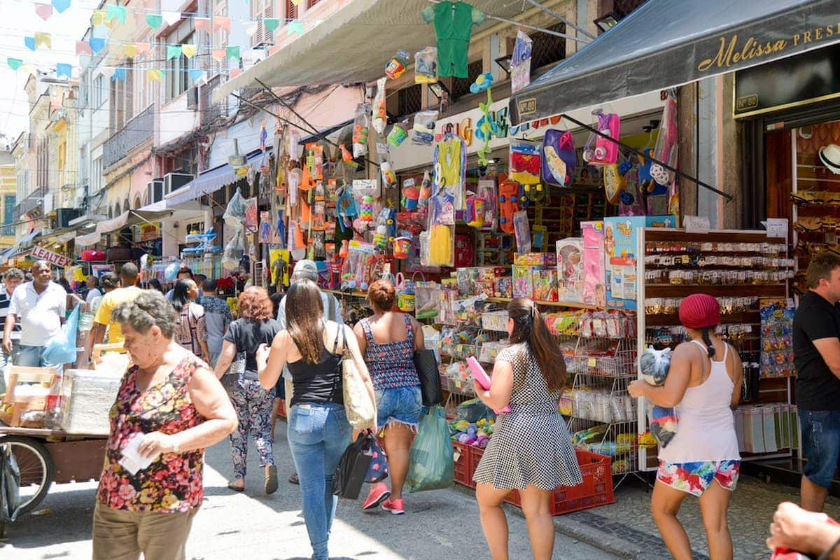 Governo discute sobre funcionamento do comércio nos feriados