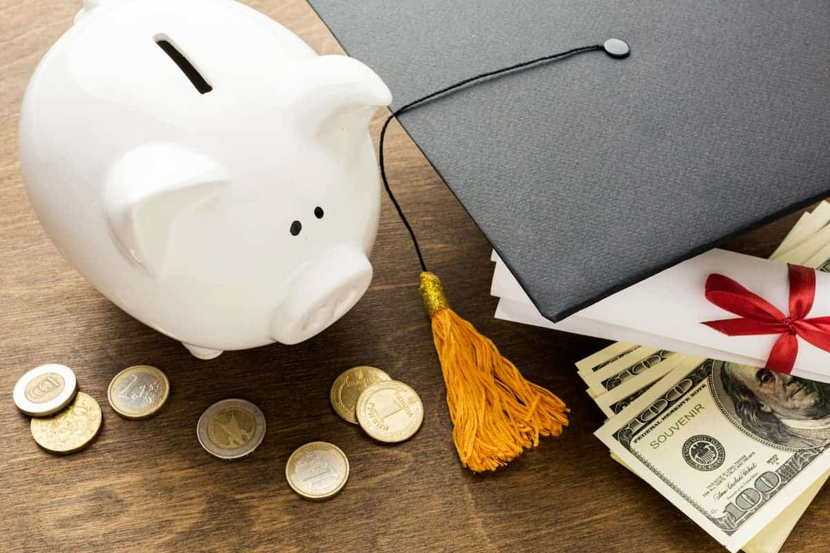 10 cursos de ensino superior que mais formam milionários no mundo; o seu está na lista?