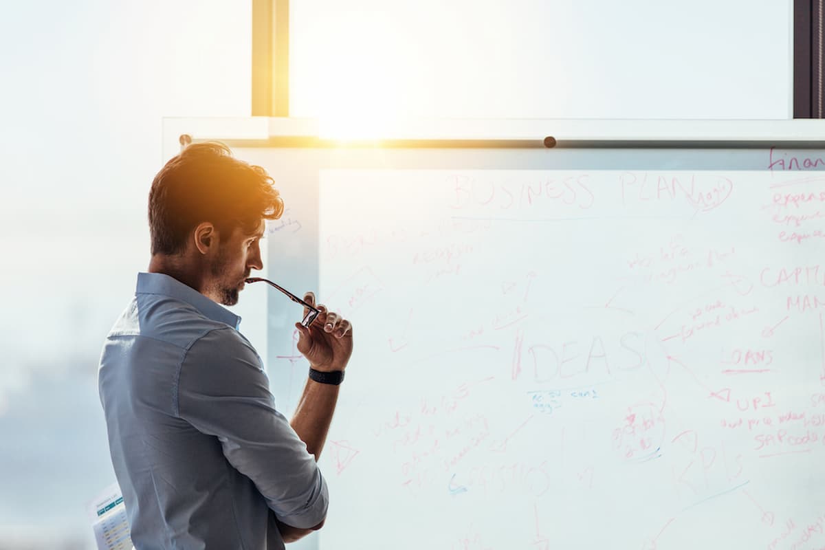 Quer empreender sem largar o emprego? Veja como começar do jeito certo