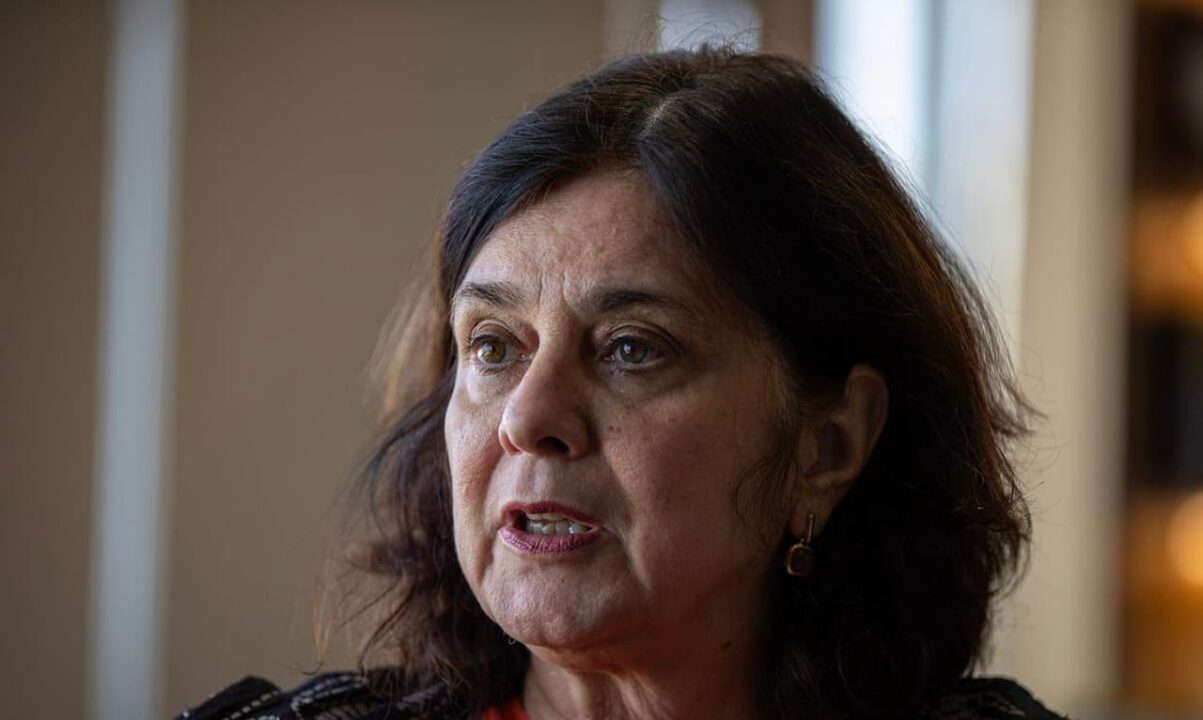 Foto da ministra da Saúde, Nísia Trindade, que se posicionou contra a emenda à constituição proposta no Senado que trata da venda de sangue.