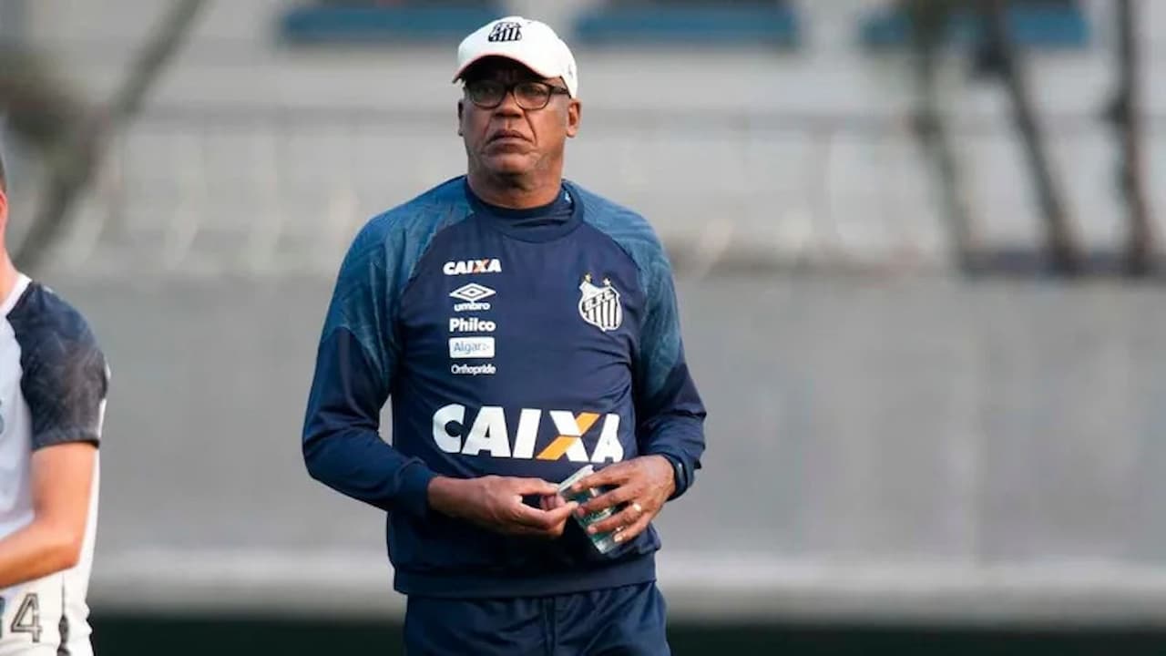 Serginho Chulapa, ex-jogador de futebol e auxiliar técnico do Santos.