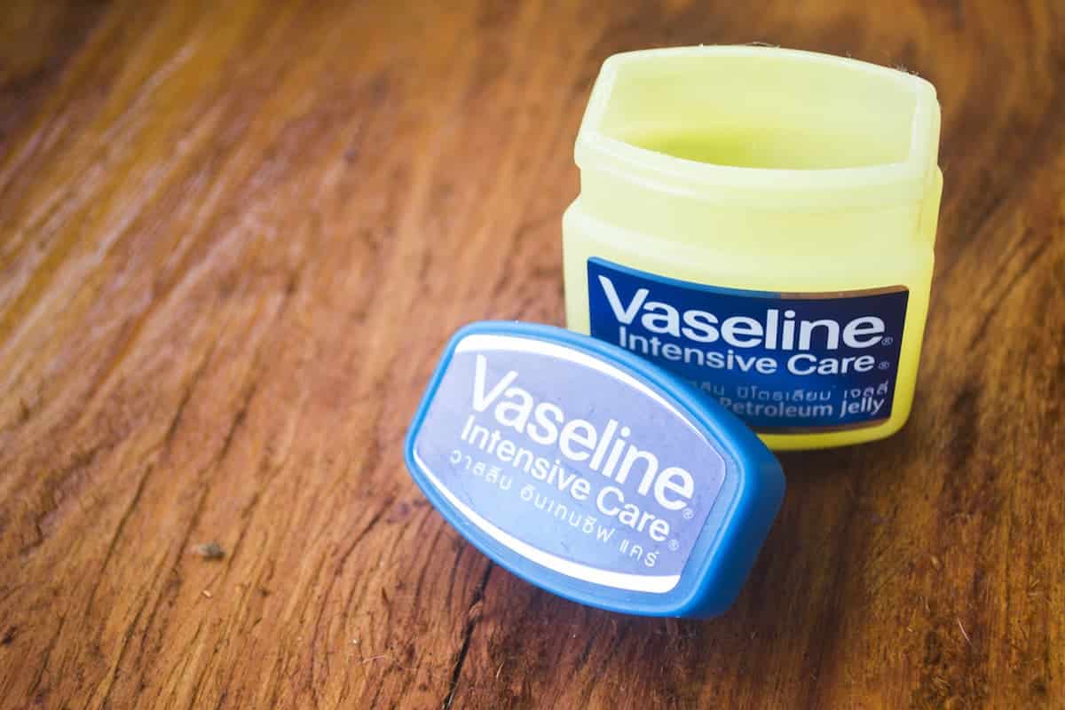 Marca Vasenol, que mudou de nome em outro país.