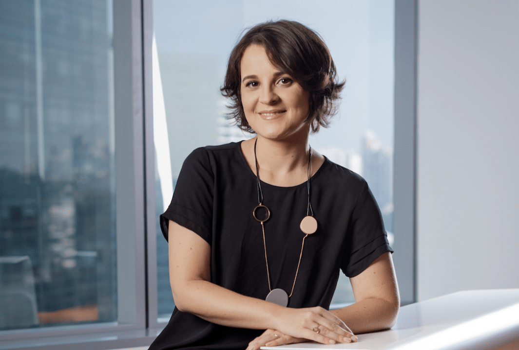 A CMO da Mastercard, Sarah Buchwitz, está saindo da marca para assumir o Grupo Flow, integra o podcast "Flow". Entenda mais.