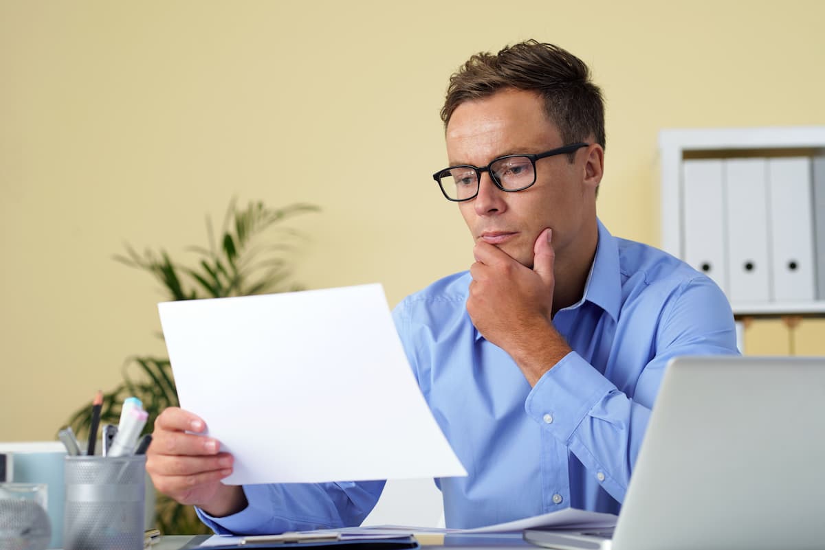 Como os bancos transformam seus empréstimos em armadilha e o que você precisa saber para não cair nessa