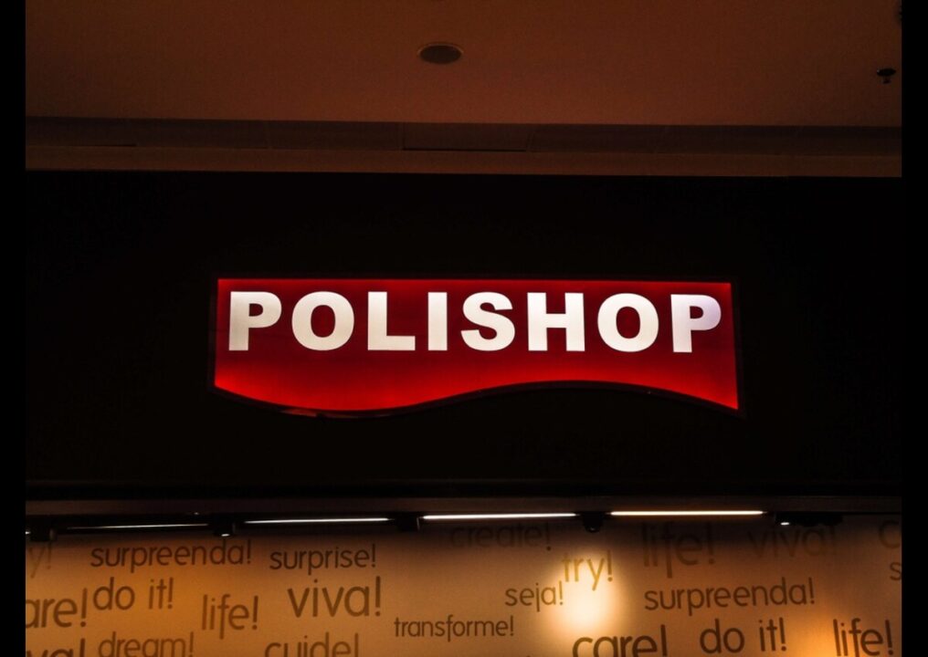 fachada da loja Polishop.