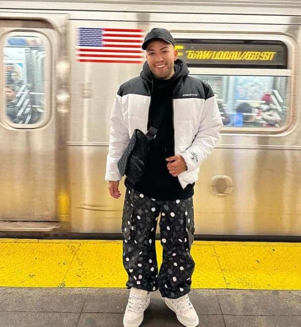 Influenciador Lucas Rangel, em metrô nos EUA