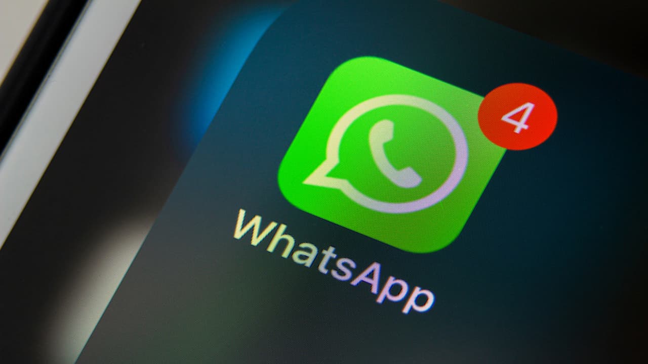 Imagem do ícone do aplicativo whatsapp em uma tela de celular, com um indicativo de 4 mensagens não lidas