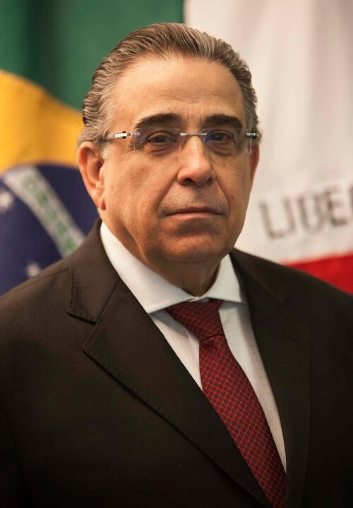 A imagem mostra o ex-governador de Minas Gerais, Alberto Pinto Coelho.