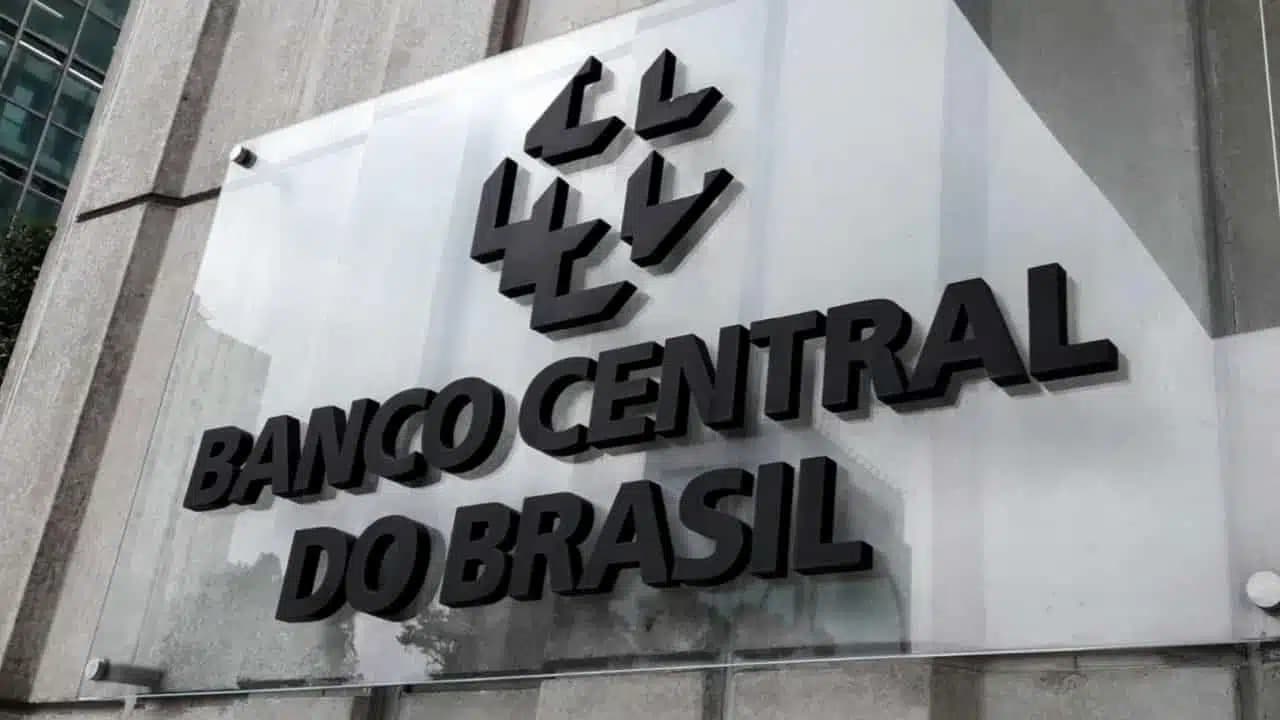 A imagem mostra a placa do Banco Central do Brasil.