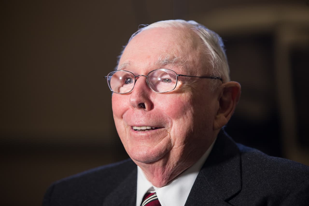 Parceiro do bilionário Warren Buffet morre aos 99 anos de idade