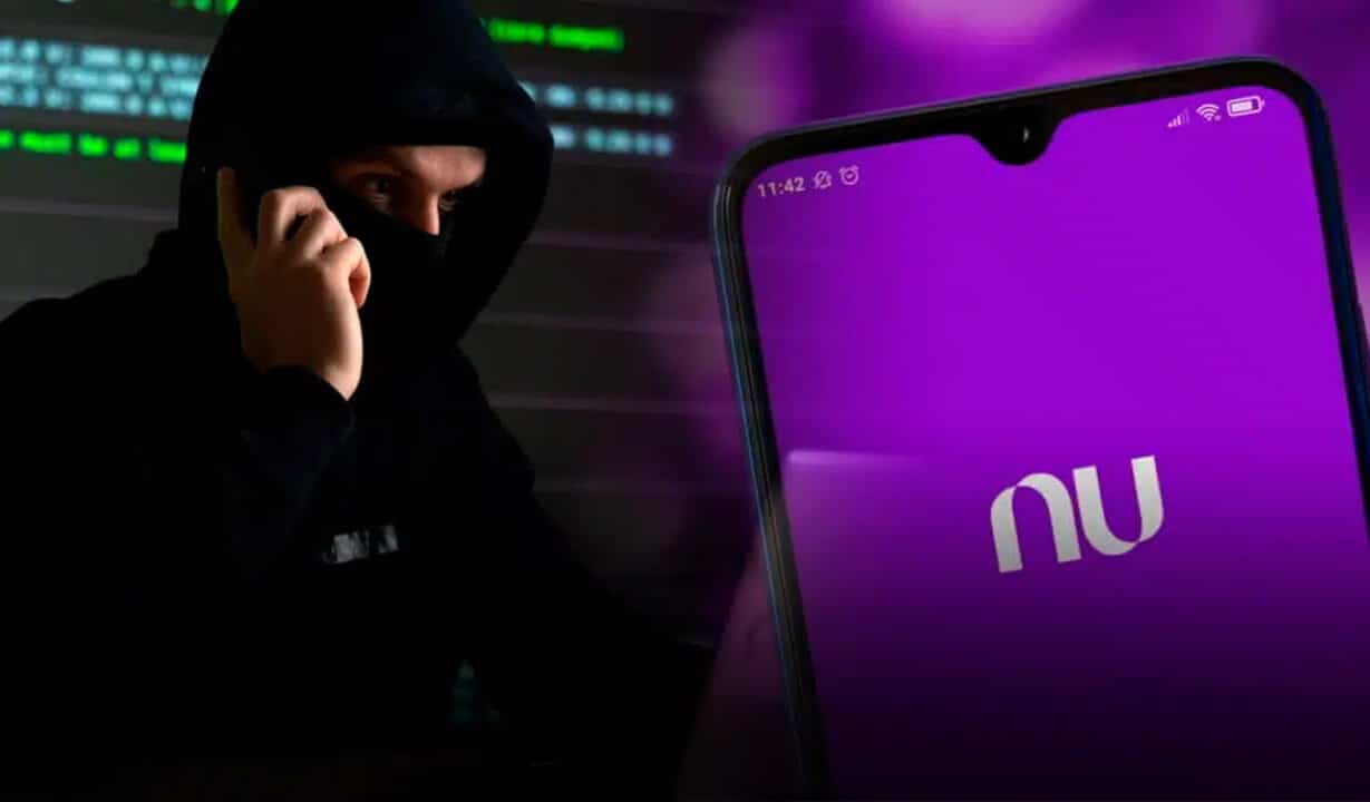 Edição de duas imagens lado a lado: à esquerda, um homem encapuzado, de preto, falando ao celular; à direita, tela de celular mostrando logo do Nubank.