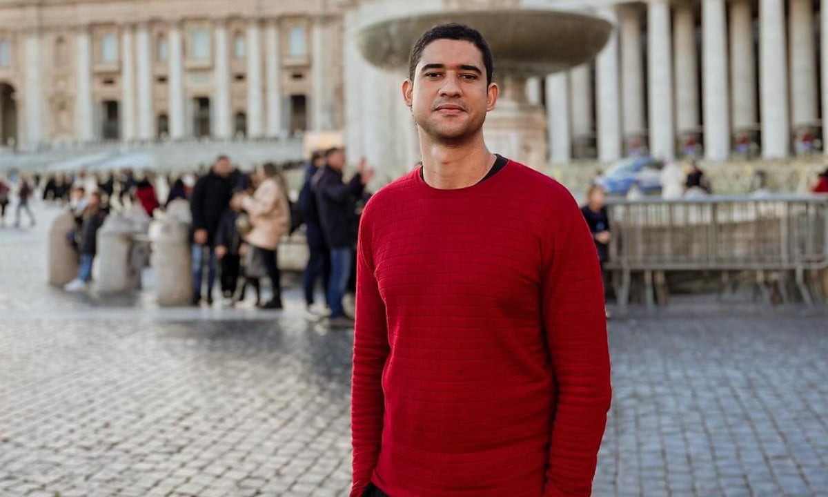 Brasileiro que descobriu um câncer na Europa.