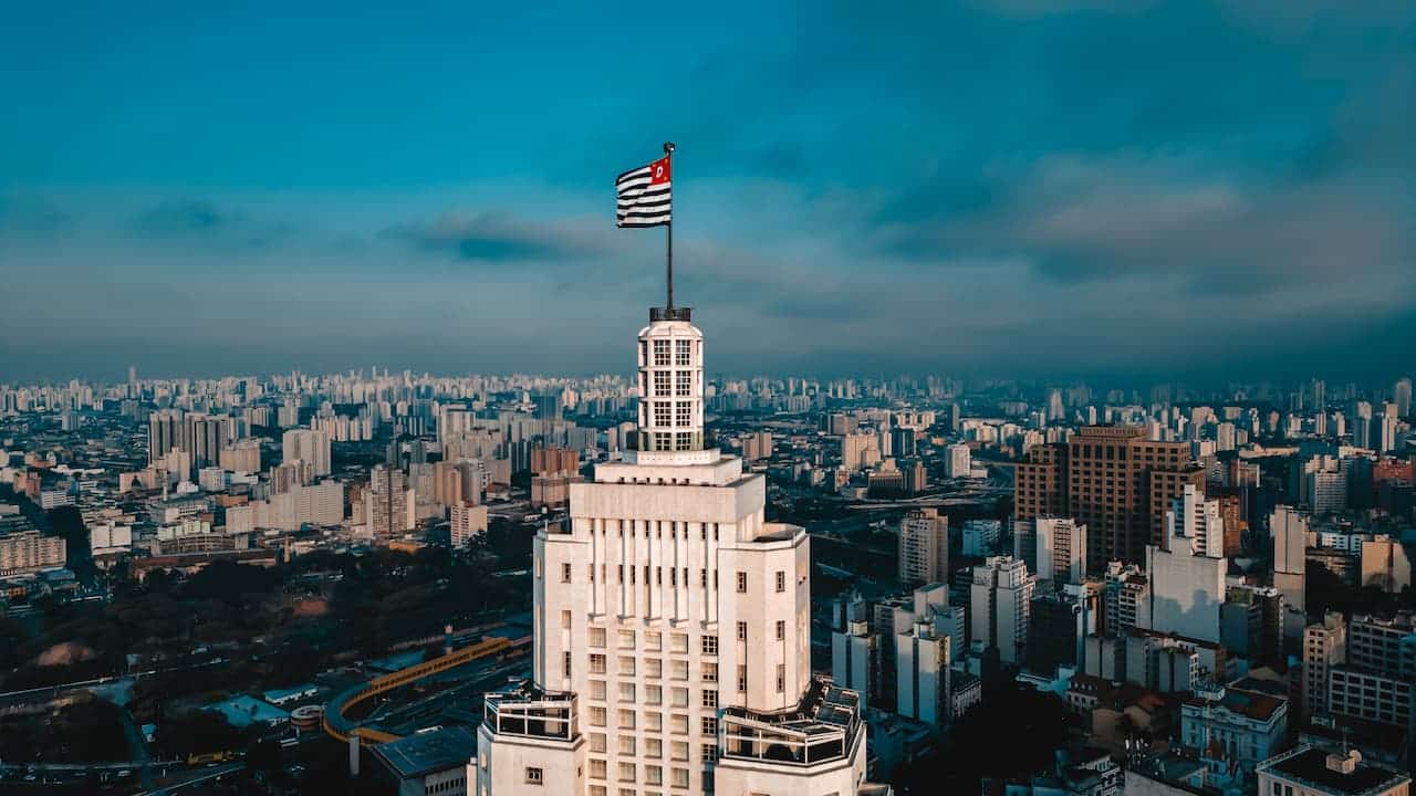 Foto do topo do farol Santander, no centro da cidade de São Paulo; melhores cidades do mundo