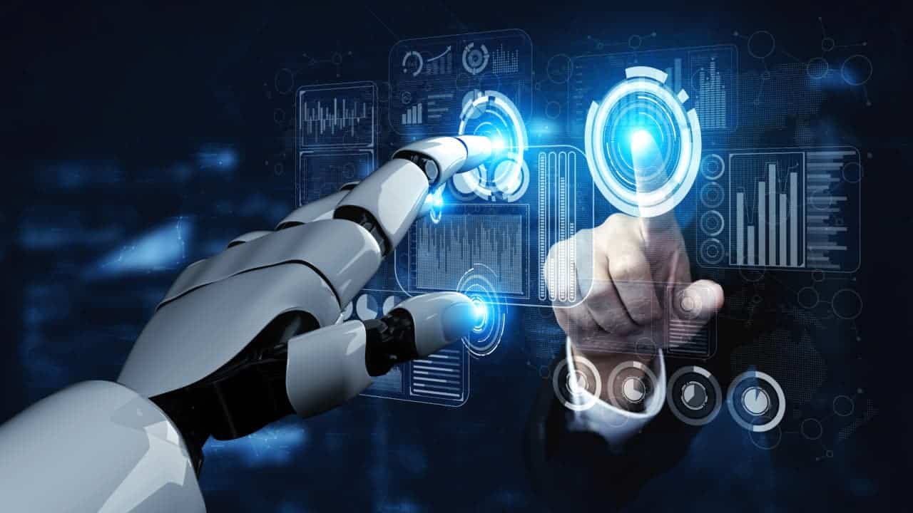 Mão humana e mão de um robô acessando dados de inteligência artificial