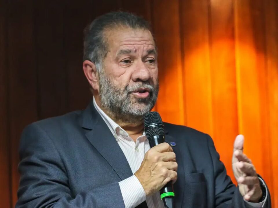 Ministro da Previdência Social, Carlos Lupi.