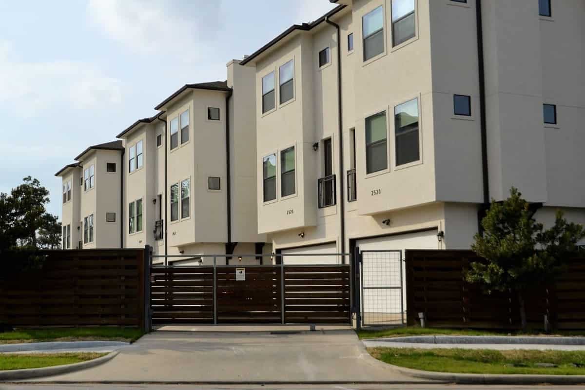 Vale a pena investir em casa geminada?