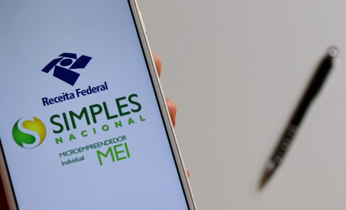 Tela de um celular mostrando o aplicativo do Simples nacional do MEI