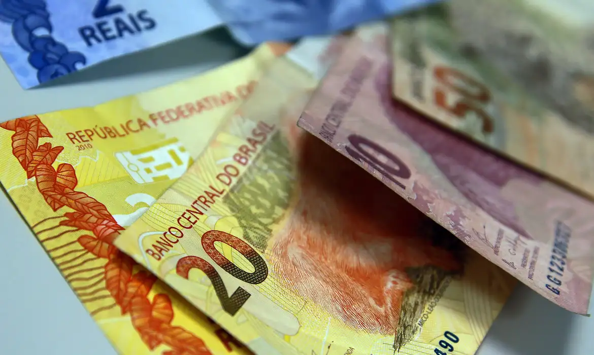 Dinheiro extra para 4 signos a partir desta sexta-feira (16)