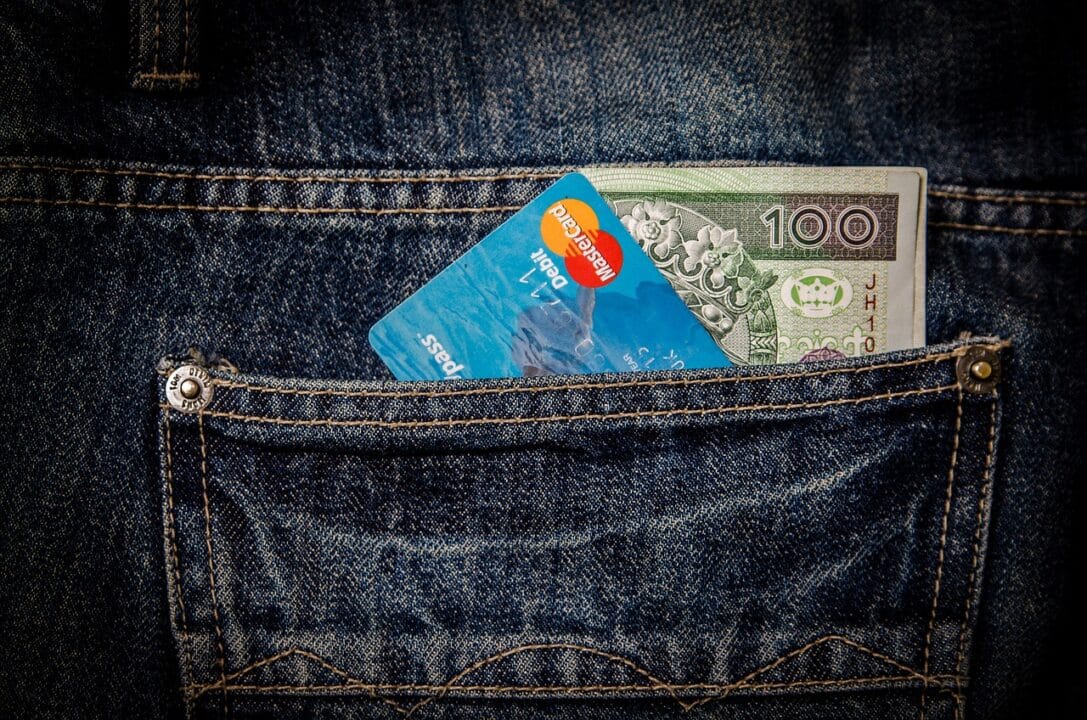 contas bancárias, cartão de crédito
