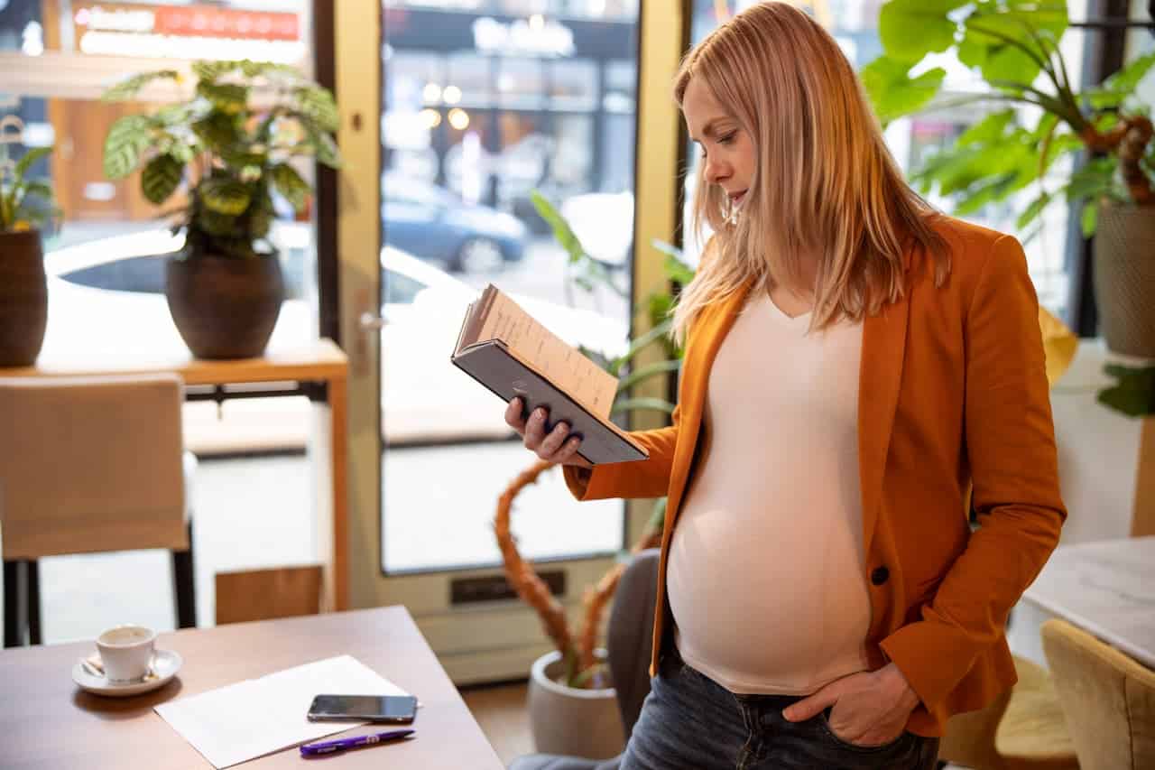 Quais são os direitos na rescisão de contrato de gestantes?