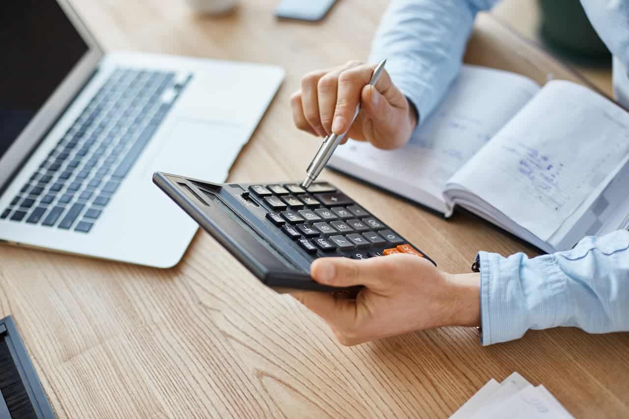 Rescisão de contrato durante férias: como proceder?