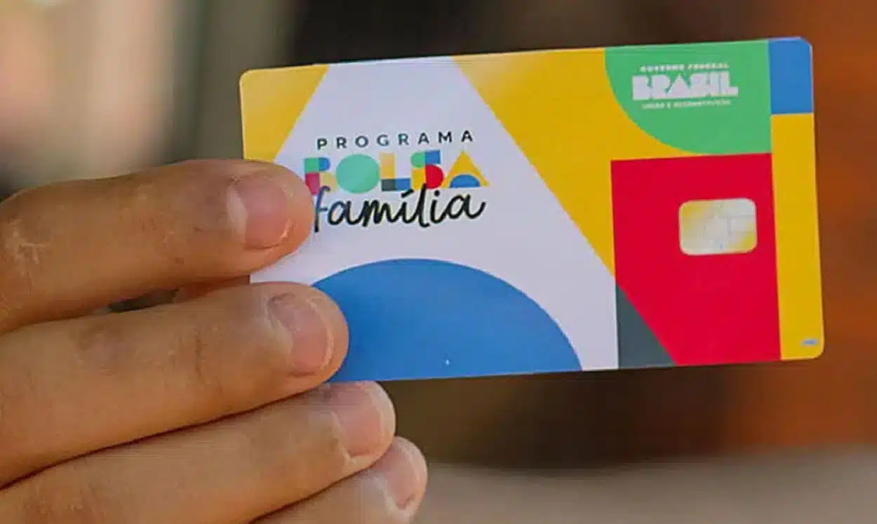Com corte no orçamento, governo congela valor do Bolsa Família