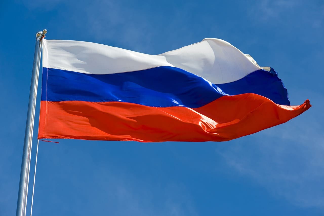 Rússia quer driblar o dólar dentro do BRICS, mesmo sem acordo geral!