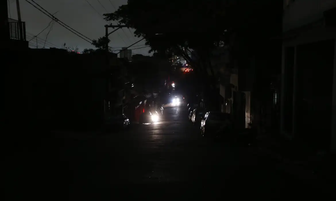 Falta de Luz Indenização
