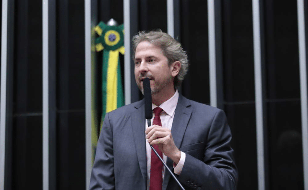 Deputado quer Bolsa Família integral mesmo com beneficiário empregado