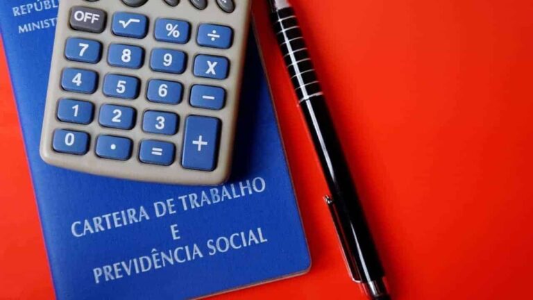 Pagamento do 13° salário: veja quanto você pode receber por trabalhar 7 meses