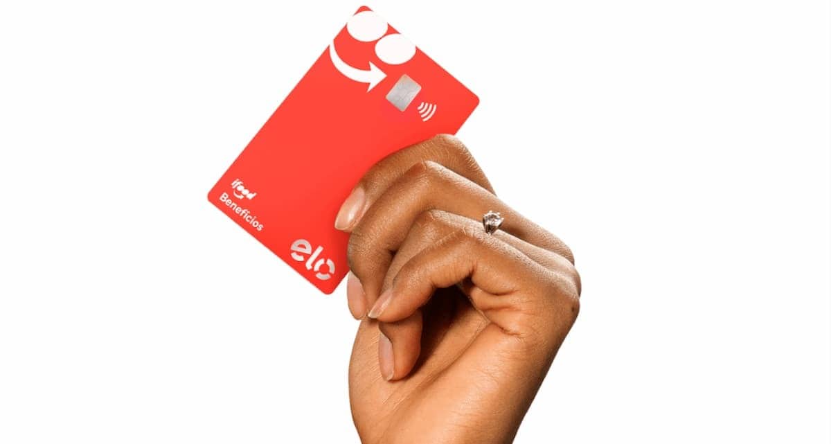 Clube iFood grátis: donos deste cartão de crédito agora possuem direito ao benefício