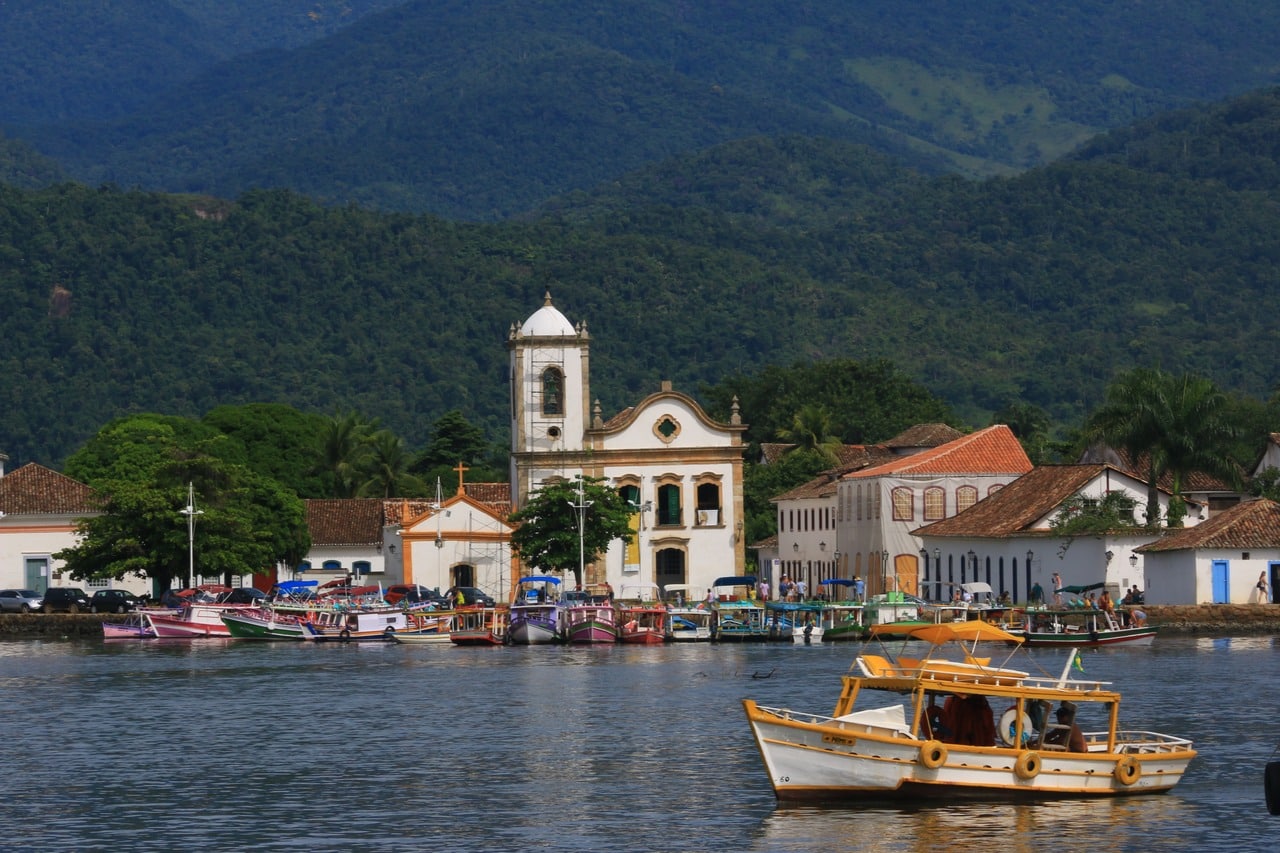 Passeio em Paraty: um destino que une história, mar e natureza