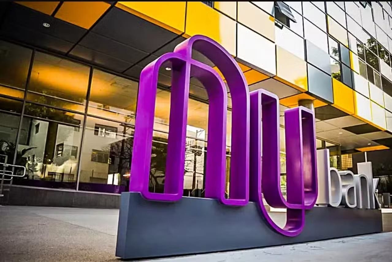 Nubank ultrapassa Itaú Unibanco e torna-se o 3º maior banco em número de clientes
