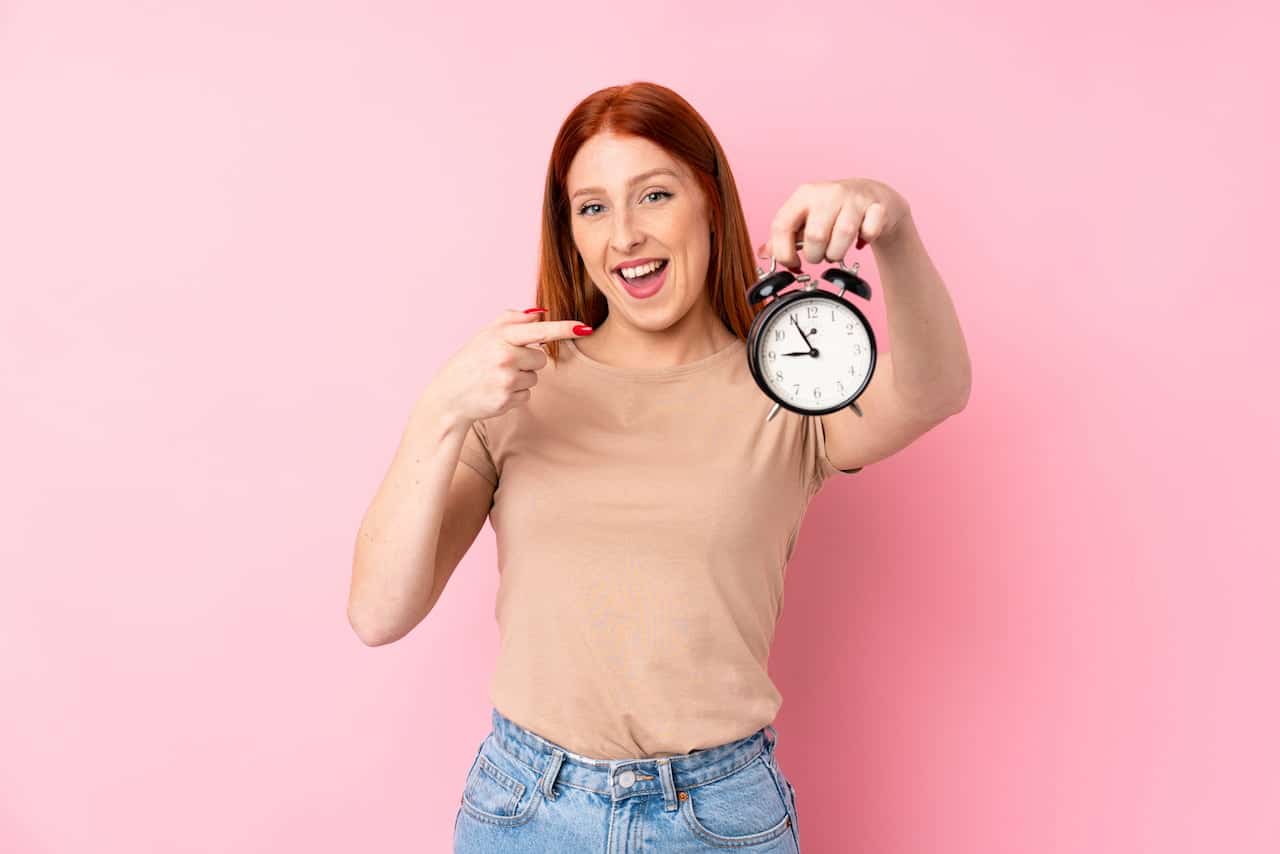 Hora extra no domingo é permitido? Saiba como calcular