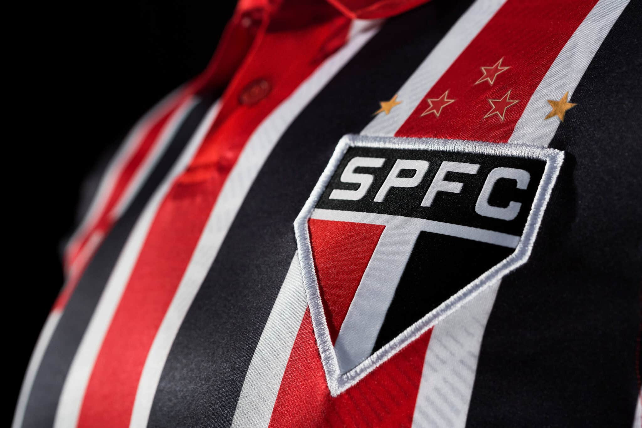 Erro de arbitragem pode anular jogo do São Paulo? Veja o que diz a regra