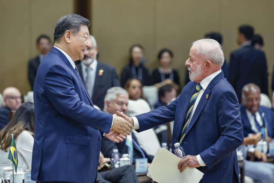 China anuncia R$ 27 bilhões em investimentos no Brasil