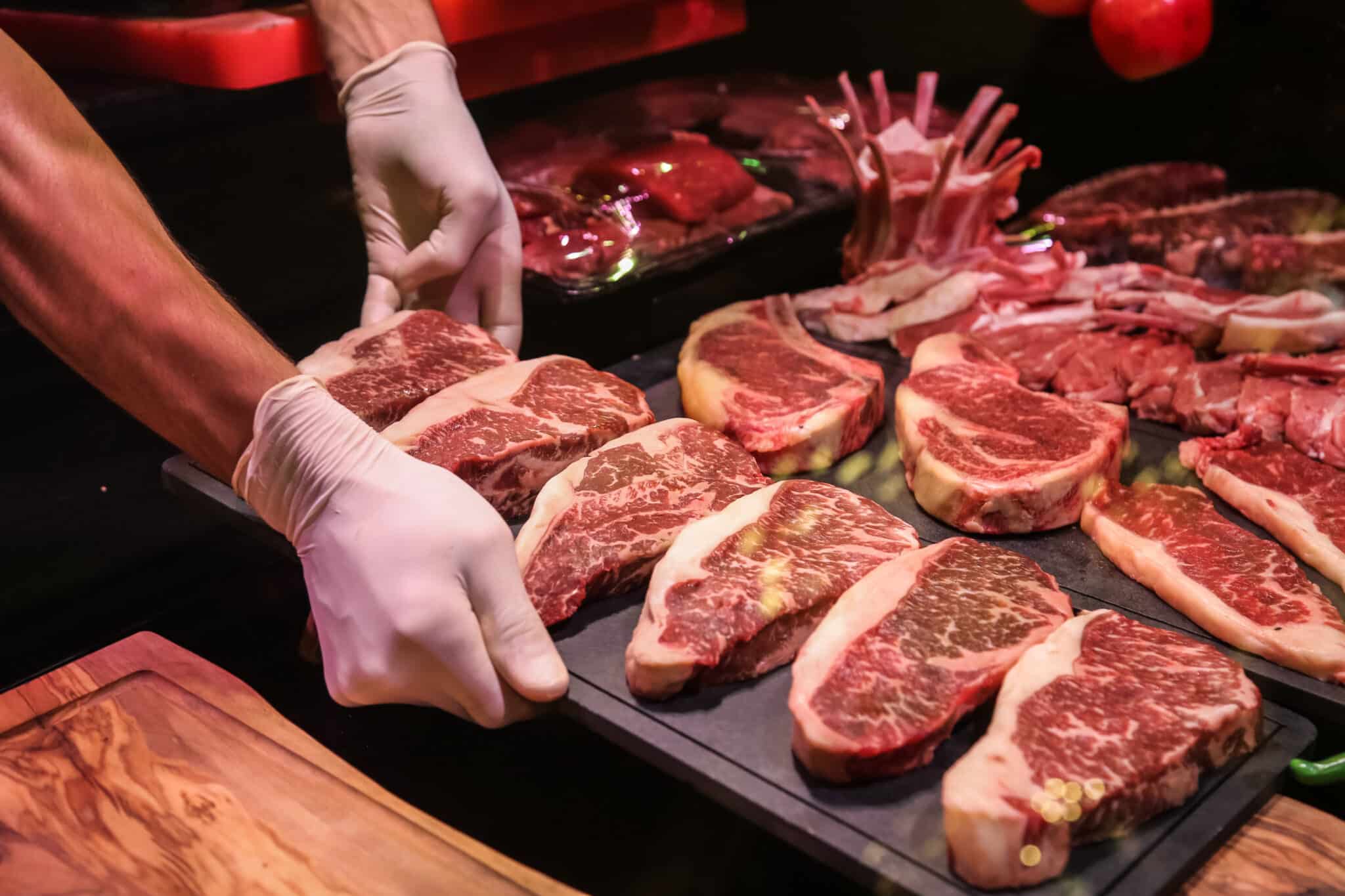Carne bovina segue em alta e deve pesar no bolso do consumidor
